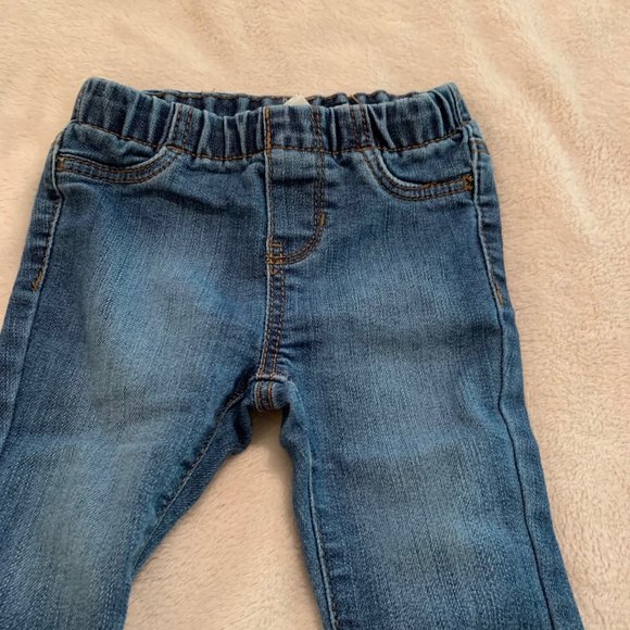 Two Pairs of Pants Oshkosh B'Gosh 9 Month - Old Navy 6- 12 Month - Picture 5 of 15
